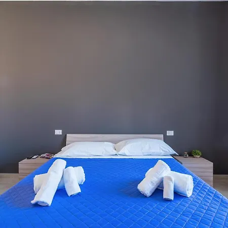 Apartment Theatron