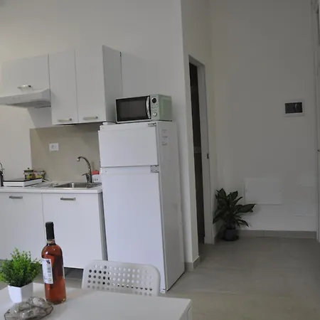 Apartment Theatron Syracuse